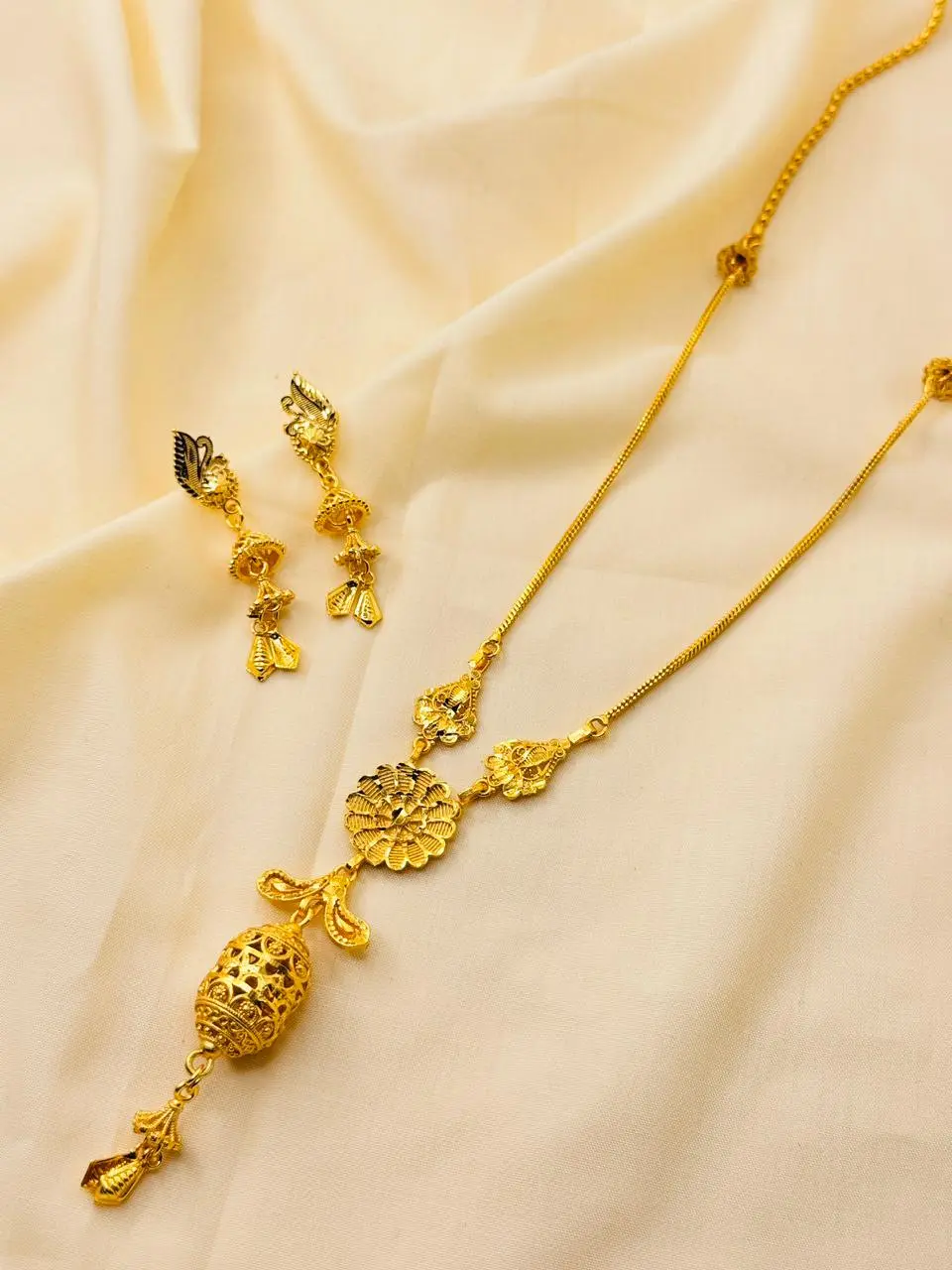 WhatsApp Image 2025-11-17 at 12.32.12 PM Premium City Gold Floral Choker Necklace with Pasha Earrings - Image 1