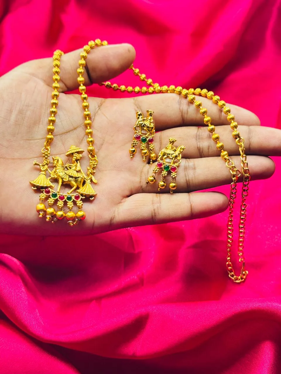 Gold-Plated Traditional Bride and Groom Pendant Necklace Set